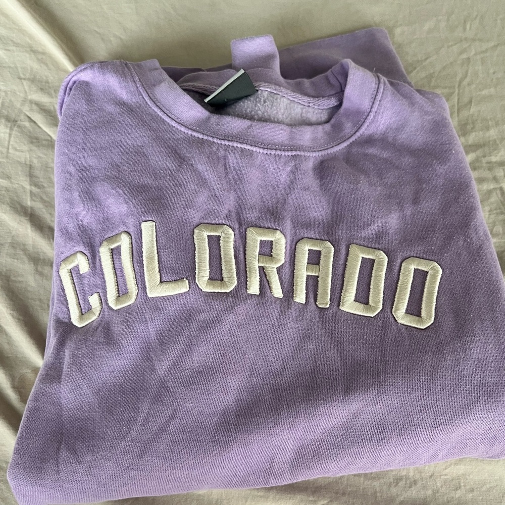Super soft purple Colorado Sweatshirt size M Women’s